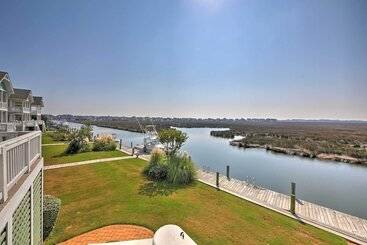 Manteo Waterfront Resort Home W/ 30 Ft Dock!