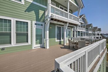 Manteo Waterfront Resort Home W/ 30 Ft Dock!
