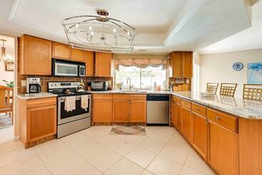 بيت ريفى Marco Island Retreat W/ Pool ~ 1 Mi To Beach
