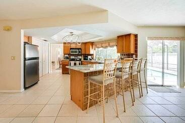 Marco Island Retreat W/ Pool ~ 1 Mi To Beach