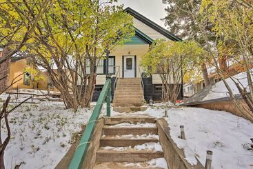 Mountain View Lead Home W/ Patio + Fire Pit!