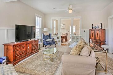 Mountain View Lead Home W/ Patio + Fire Pit!