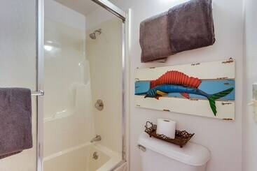 کلبه Osage Beach Home: Screened Porch, Resort Amenities