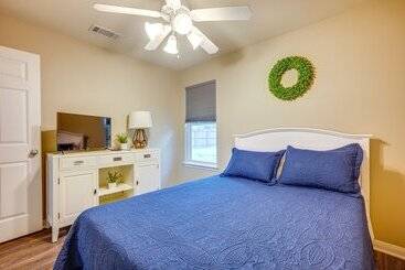 Pet Friendly Texas Retreat W/ Fenced In Yard!