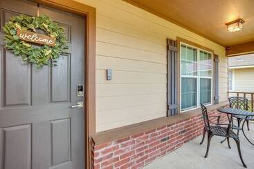 Pet Friendly Texas Retreat W/ Fenced In Yard!