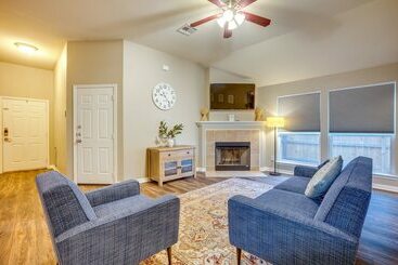Pet Friendly Texas Retreat W/ Fenced In Yard!