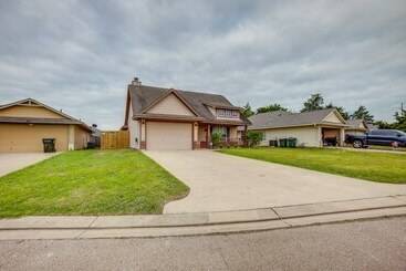 Pet Friendly Texas Retreat W/ Fenced In Yard!
