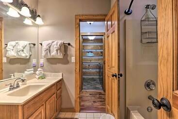 بيت ريفى Pigeon Forge Cabin W/ Hot Tub, 12 Mi To Dollywood!