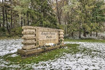 Renovated Historic Home < 1 Mile To Eagle Point!