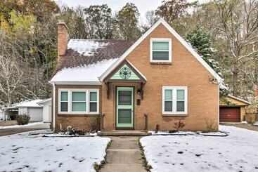 Renovated Historic Home < 1 Mile To Eagle Point!