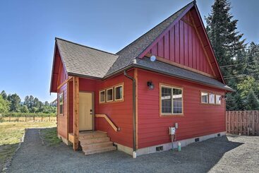 Rustic Cabin Near Mt Rainier: Fire Pit & Bbq!