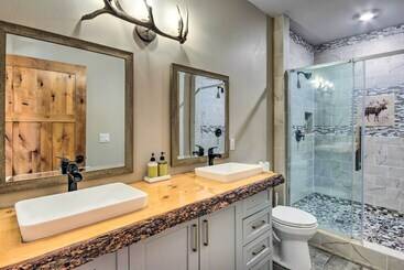 Bozeman Cabin: Deck W/ Jacuzzi & Gas Grill!