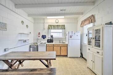 Steps To Ocean: Breezy Myrtle Beach Bungalow!