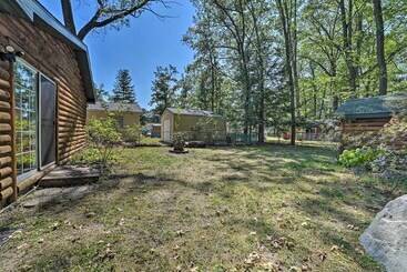 Charming Houghton Lake Cottage W/ Backyard!