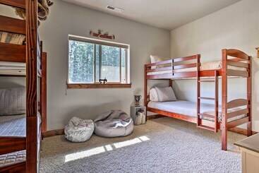 Сельский дом Chic House W/ Patio: 2 Blocks To Payette Lake!