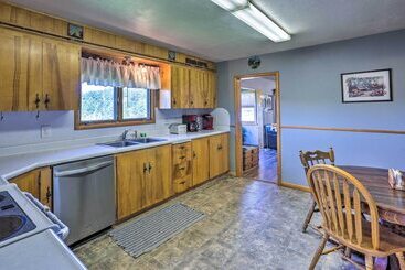Classic Mountain Home, Half Mi To Main Street