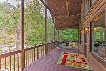 コテージ Creekside Weaverville Home   16 Miles To Asheville