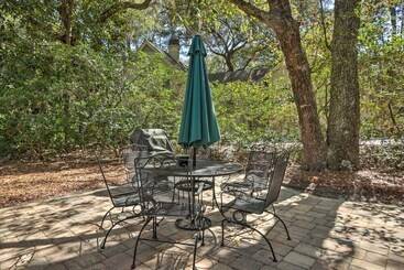 < 1 Mi To Beach: Family Friendly Hilton Head Home