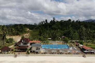 Foxy S Beach Resort