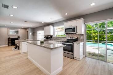 Hidden Miami Gem W/ Pool, Bbq & Minutes To Beach!