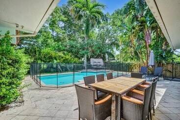 Hidden Miami Gem W/ Pool, Bbq & Minutes To Beach!
