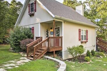 Lakefront Blue Eye Cottage W/ Hot Tub & Fire Pit!
