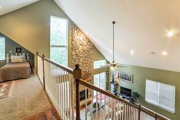 Lakefront Blue Eye Cottage W/ Hot Tub & Fire Pit!