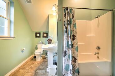 Lakefront Blue Eye Cottage W/ Hot Tub & Fire Pit!