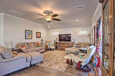 Modern Okc Retreat: Half Mile To Plaza District!