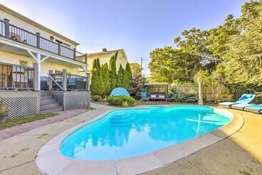 New Haven Gem W/ Private Pool, Walk To Beach!