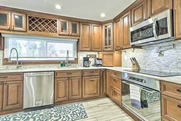 New Haven Gem W/ Private Pool, Walk To Beach!