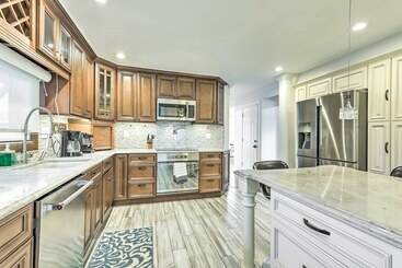 New Haven Gem W/ Private Pool, Walk To Beach!