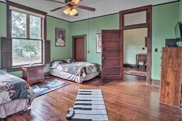 Pet Friendly Shreveport Home ~ 1 Mile To Downtown!