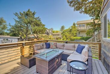 Quaint  Sur La Mer  Cottage W/ Deck, Fire Pit