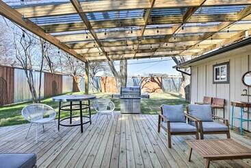 ~ 12 Mi To Dtwn: Dallas Area Suburban Home W/ Yard