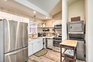~ 12 Mi To Dtwn: Dallas Area Suburban Home W/ Yard