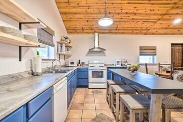 Relaxing Rural Harrison Home   11 Mi To Town