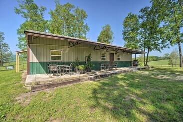 Relaxing Rural Harrison Home   11 Mi To Town
