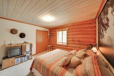 별장 Riverfront Troy Cabin Ready With Bikes & Rafts!