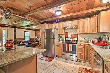 Rustic Bradford Cottage   14 Miles To Sunapee Mtn!