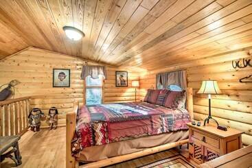 קוטג'' Smoky Mountain Rustic Log Cabin W/ Furnished Patio