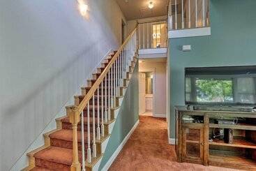 کلبه Spacious Downtown Chico Home ~ Half Mile To Csu!