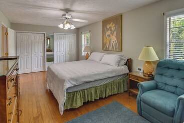 Spacious Downtown Montgomery Home W/ Yard, Patio!