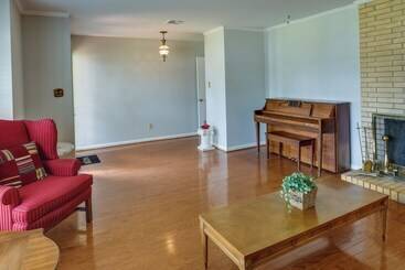 Spacious Downtown Montgomery Home W/ Yard, Patio!