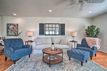 茅舍 Hayesville Lake Getaway W/ Balcony & Mtn Views!