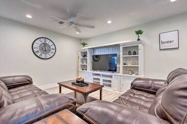 Spacious Gulfport Home W/ Yard: 1 Mi To Beach