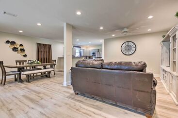 Spacious Gulfport Home W/ Yard: 1 Mi To Beach