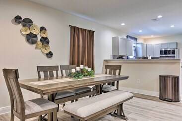 Spacious Gulfport Home W/ Yard: 1 Mi To Beach