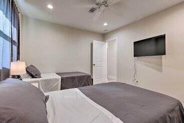 Spacious Gulfport Home W/ Yard: 1 Mi To Beach