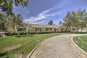 Spacious Lancaster Family Ranch   Bbq & Patio